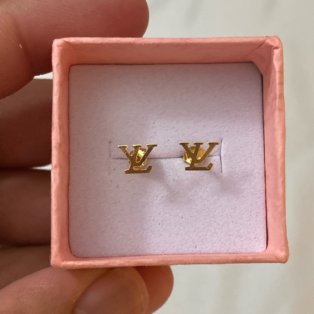 Brand new 18k real gold earrings